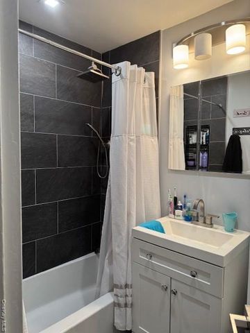 84-29 155 Avenue 3D, Howard Beach, NY 11414