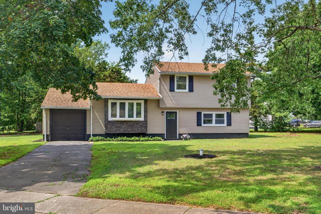 1921 MOUNTAIN DR, Millville, NJ 08332