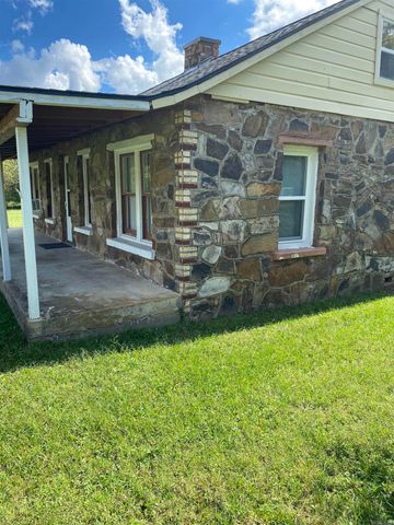 2210 Missouri Ave, Mena, AR 71953