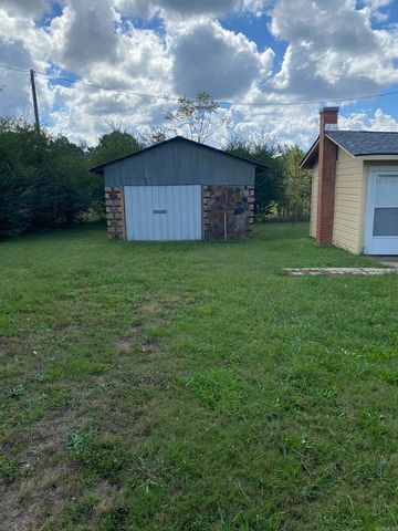 2210 Missouri Ave, Mena, AR 71953