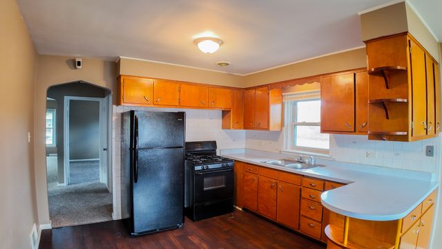 15501 Maryland Avenue, Dolton, IL 60419