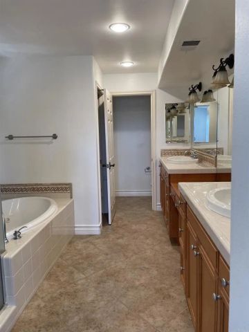 415 N Cedros, Solana Beach, CA 92075