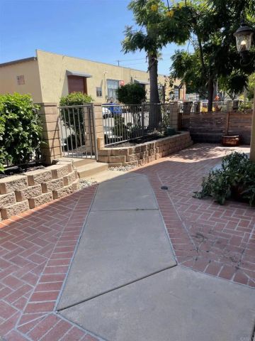 415 N Cedros, Solana Beach, CA 92075