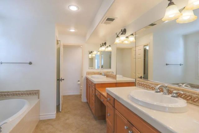 415 N Cedros, Solana Beach, CA 92075