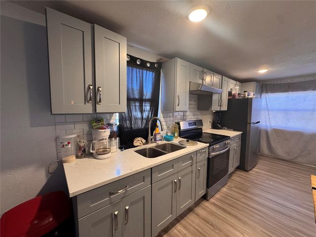 7647 SHANNON LANE, Zephyrhills, FL 33540