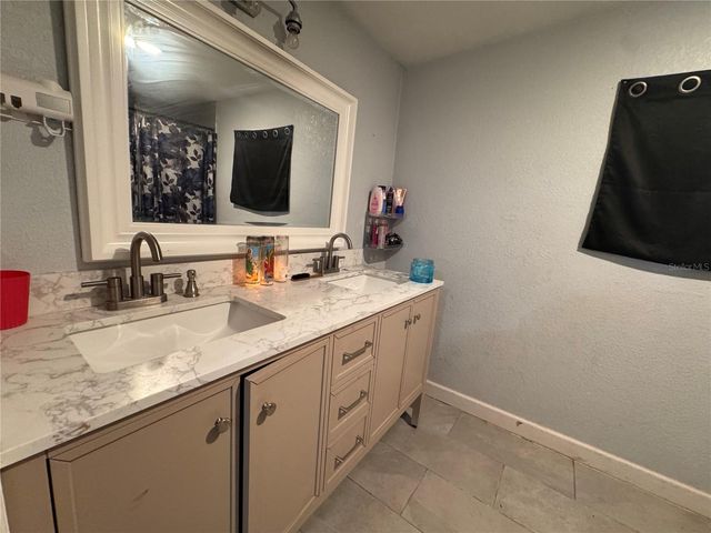 7647 SHANNON LANE, Zephyrhills, FL 33540