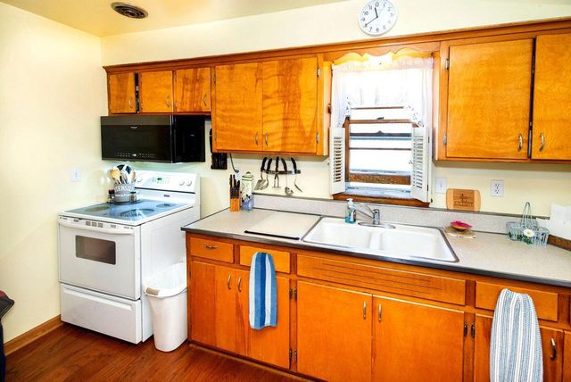 3434 E Bottsford AVENUE, Cudahy, WI 53110