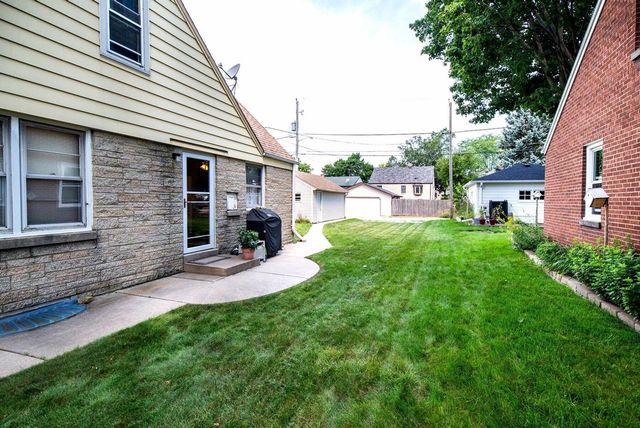 3434 E Bottsford AVENUE, Cudahy, WI 53110