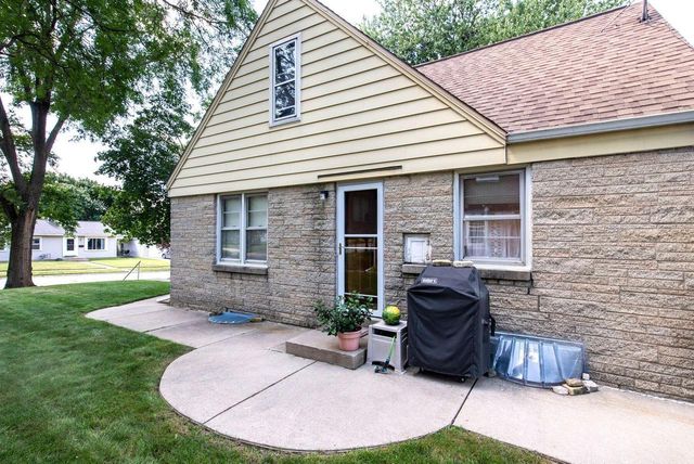 3434 E Bottsford AVENUE, Cudahy, WI 53110