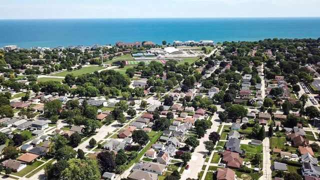 3434 E Bottsford AVENUE, Cudahy, WI 53110