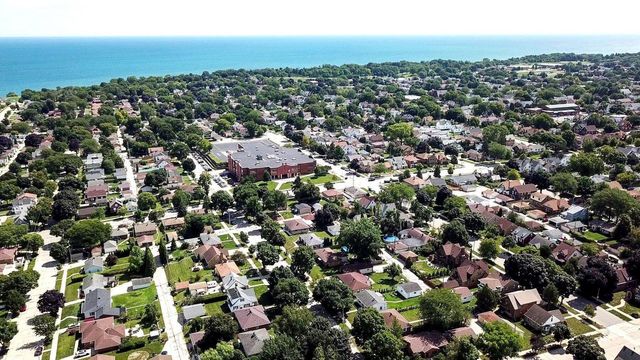3434 E Bottsford AVENUE, Cudahy, WI 53110