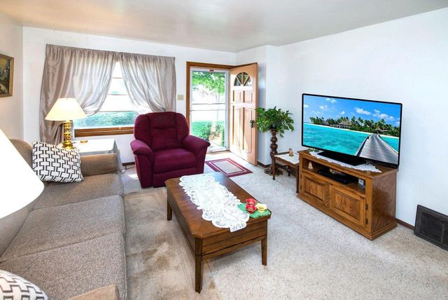 3434 E Bottsford AVENUE, Cudahy, WI 53110