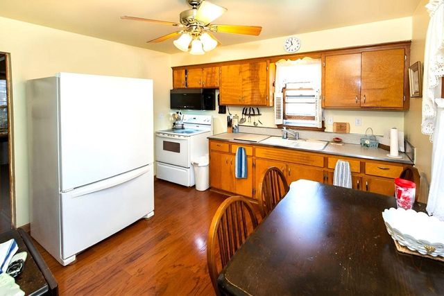 3434 E Bottsford AVENUE, Cudahy, WI 53110