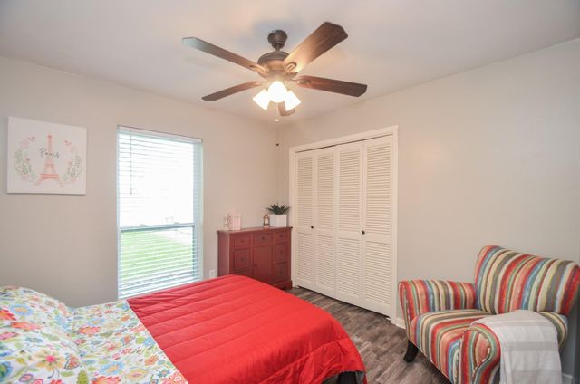 2719 Mustang Road, Alvin, TX 77511