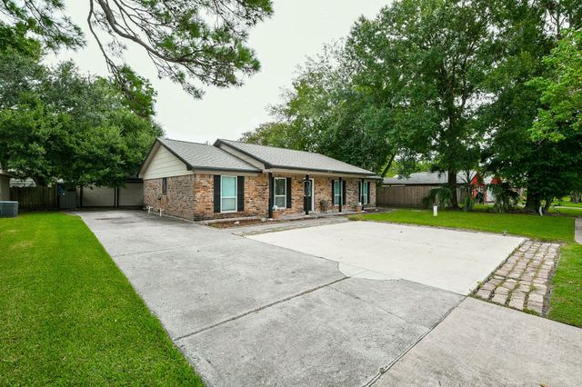 2719 Mustang Road, Alvin, TX 77511
