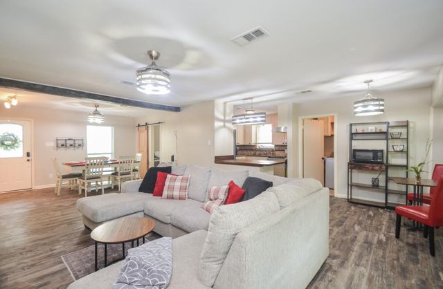 2719 Mustang Road, Alvin, TX 77511