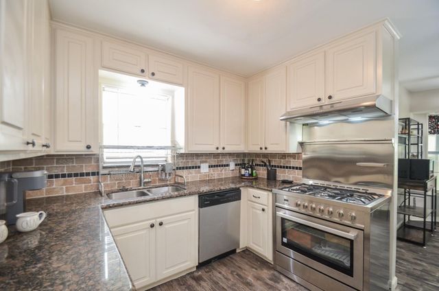 2719 Mustang Road, Alvin, TX 77511