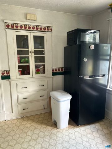81 Robert Street, Waterbury, CT 06710