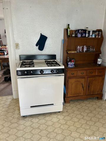 81 Robert Street, Waterbury, CT 06710