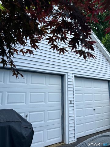 81 Robert Street, Waterbury, CT 06710