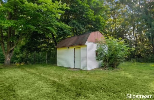 5705 E Riverside Drive, Lyons, MI 48851