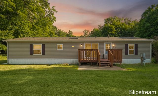 5705 E Riverside Drive, Lyons, MI 48851