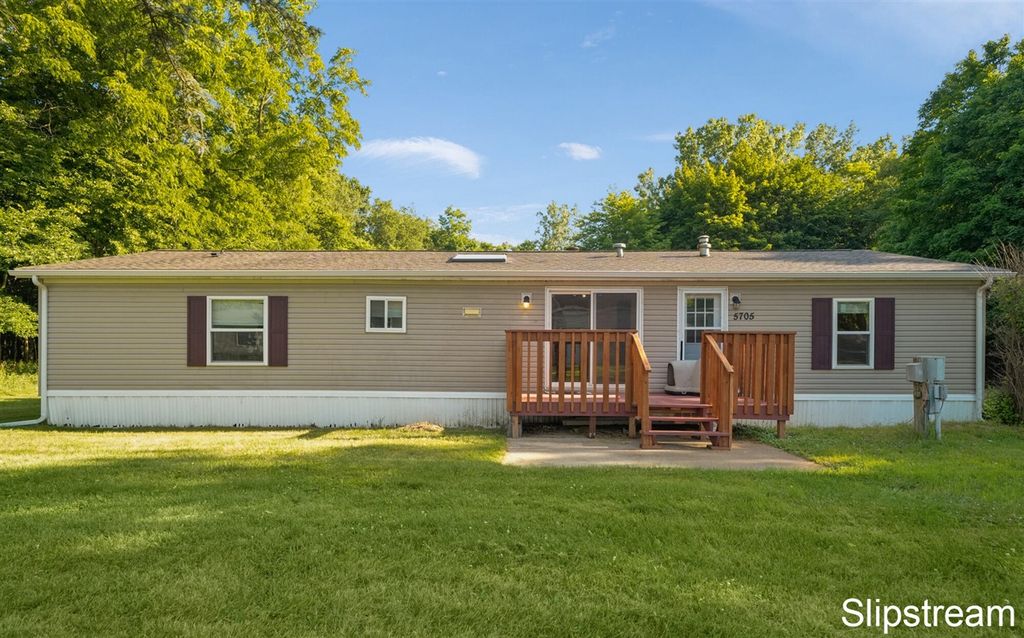 5705 E Riverside Drive, Lyons, MI 48851