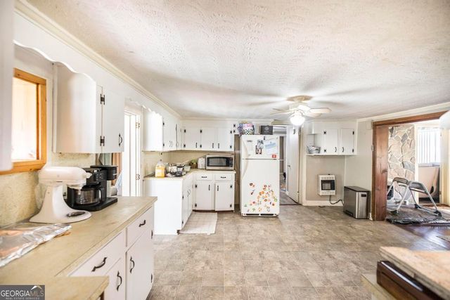 8494 Lower Thomaston Road, Lizella, GA 31052