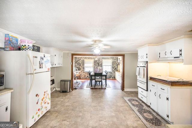 8494 Lower Thomaston Road, Lizella, GA 31052