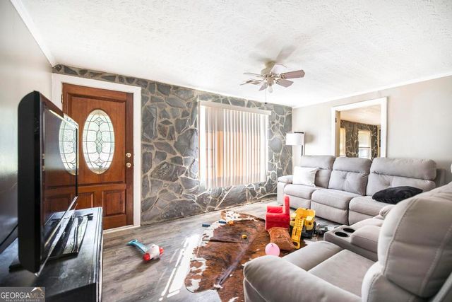 8494 Lower Thomaston Road, Lizella, GA 31052