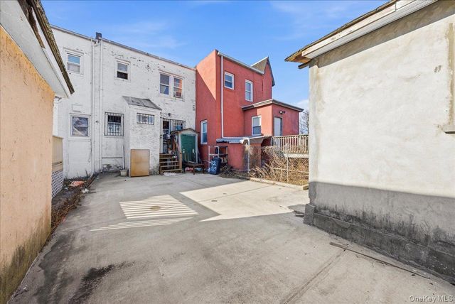 3220 Bayswater Court, Far Rockaway, NY 11691