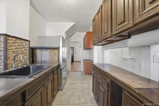 3220 Bayswater Court, Far Rockaway, NY 11691