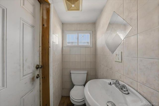 3220 Bayswater Court, Far Rockaway, NY 11691