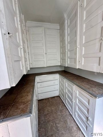 719 Euclid Avenue 21, Syracuse, NY 13210