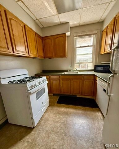 719 Euclid Avenue 21, Syracuse, NY 13210