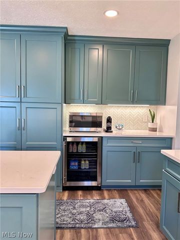 28402 Farrs Garden Path, Westlake, OH 44145