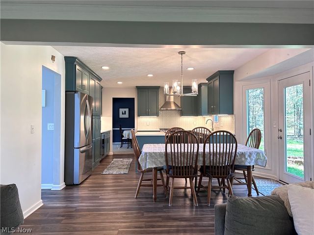 28402 Farrs Garden Path, Westlake, OH 44145
