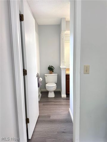 28402 Farrs Garden Path, Westlake, OH 44145
