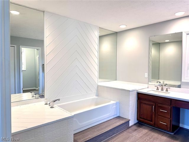 28402 Farrs Garden Path, Westlake, OH 44145
