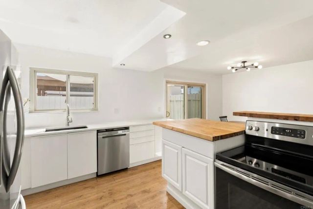 4169 Balboa Way, San Diego, CA 92117