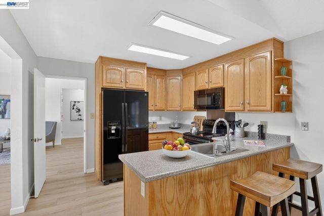 7800 Woodren Ct, Dublin, CA 94568