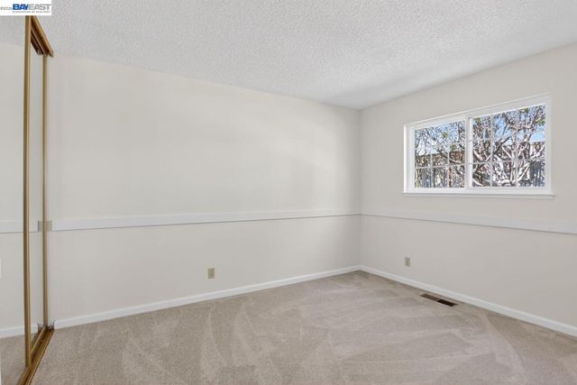 7800 Woodren Ct, Dublin, CA 94568