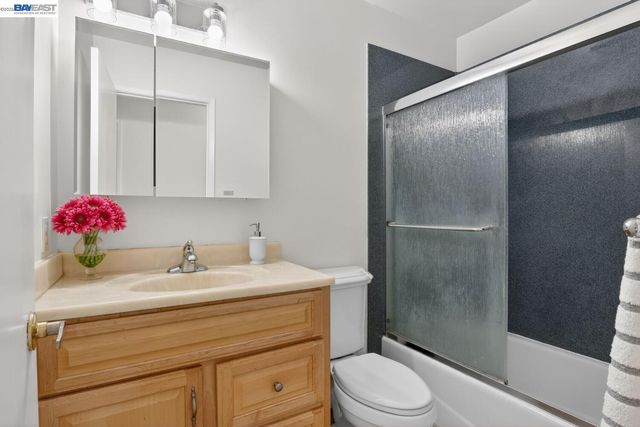 7800 Woodren Ct, Dublin, CA 94568