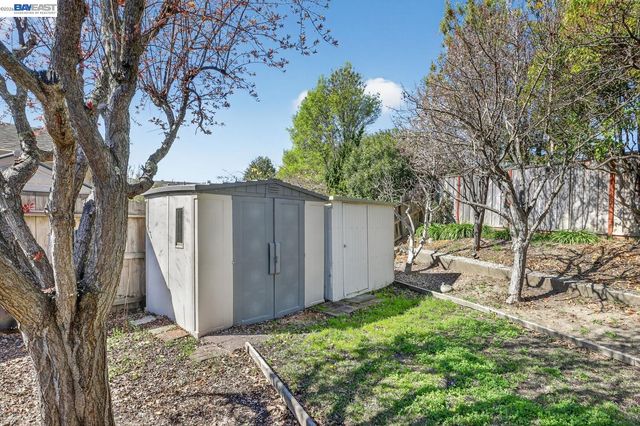 7800 Woodren Ct, Dublin, CA 94568