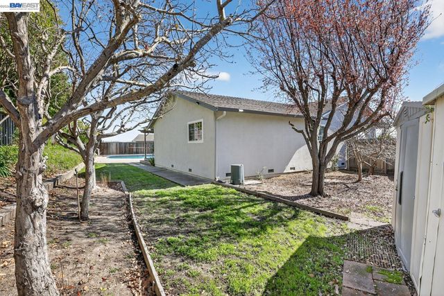 7800 Woodren Ct, Dublin, CA 94568