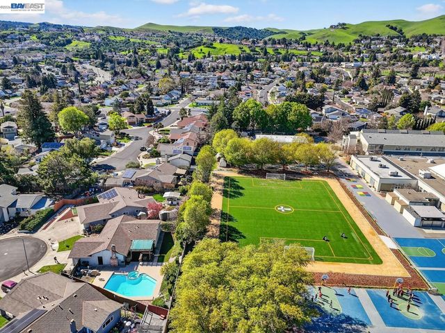 7800 Woodren Ct, Dublin, CA 94568