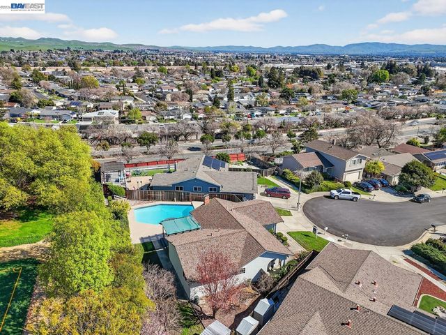 7800 Woodren Ct, Dublin, CA 94568
