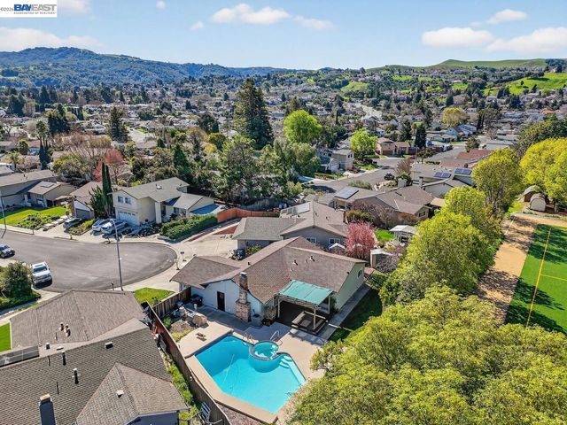 7800 Woodren Ct, Dublin, CA 94568