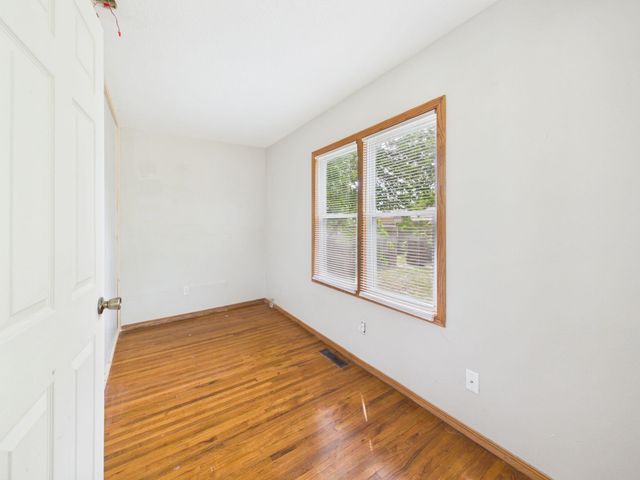 1642 S Sedgwick St, Wichita, KS 67213