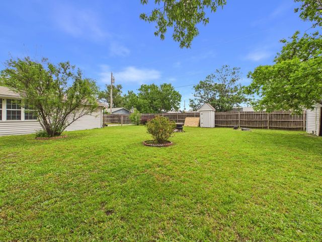 1642 S Sedgwick St, Wichita, KS 67213